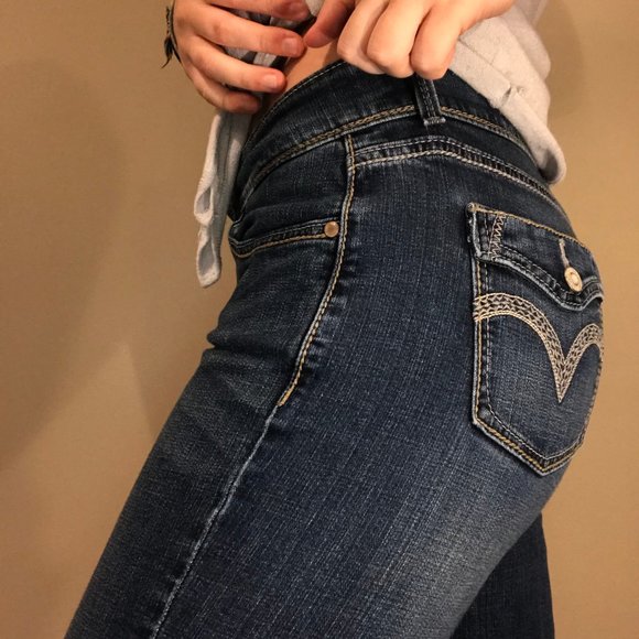 Levis Low Rise Straight Leg Jeans - Picture 4 of 8